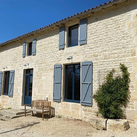 Chateau Des Loups - Les Pommiers Echire Exterior foto
