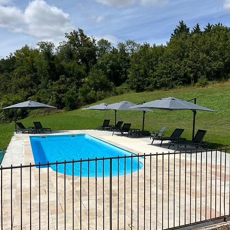 Chateau Des Loups - Les Pommiers Echire Exterior foto