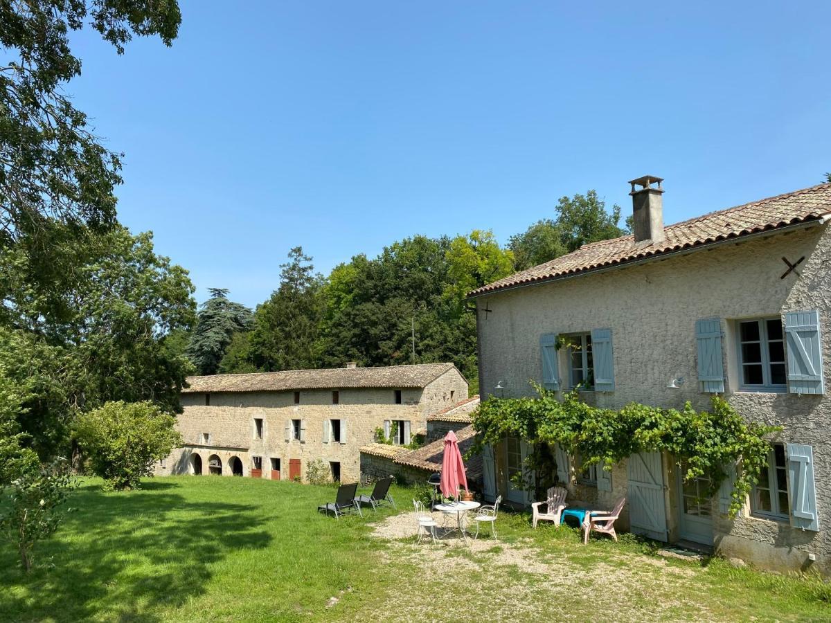 Chateau Des Loups - Les Pommiers Echire Exterior foto