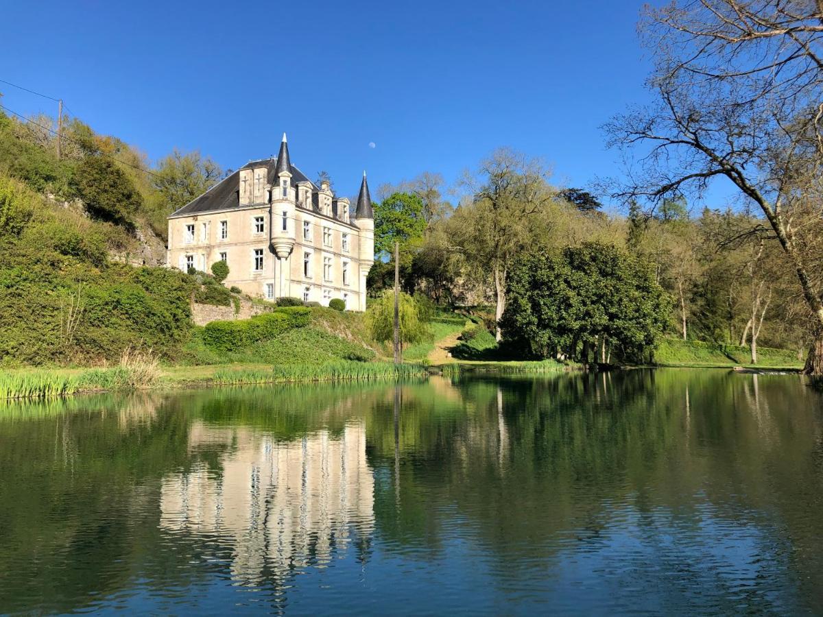 Chateau Des Loups - Les Pommiers Echire Exterior foto