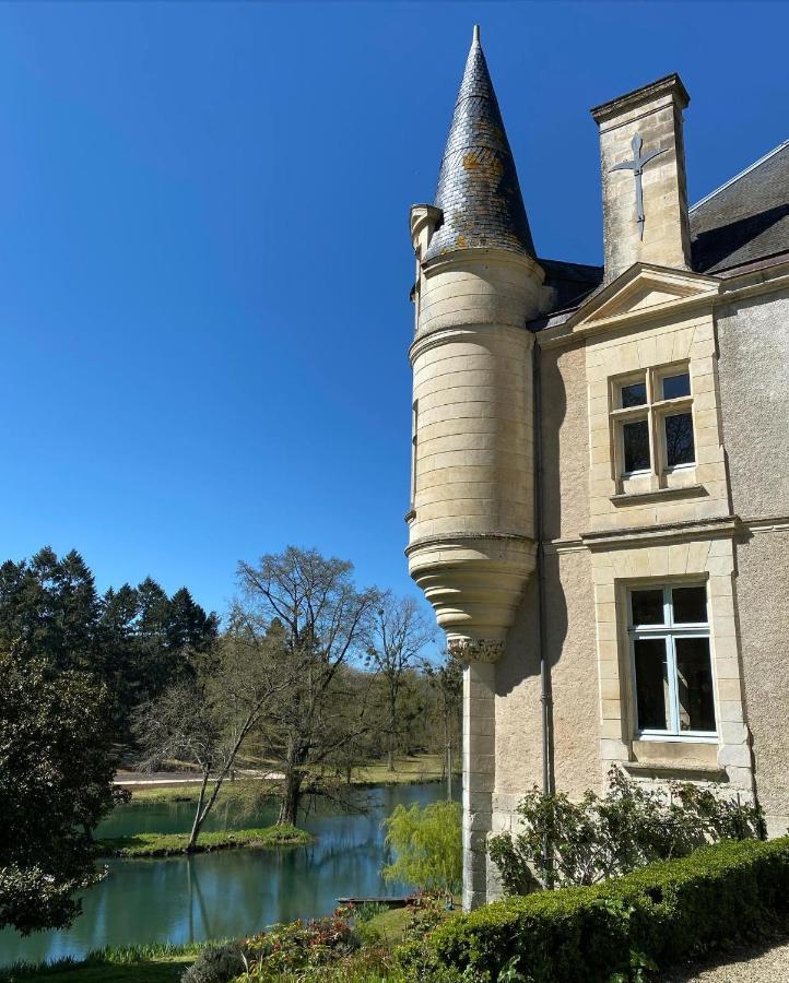 Chateau Des Loups - Les Pommiers Echire Exterior foto